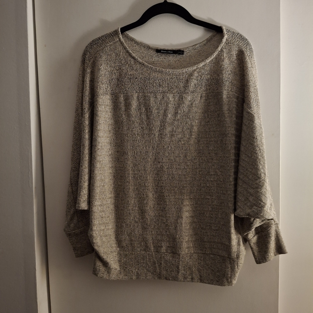 Doe & Rae Women's Lightweight Gray Sweater